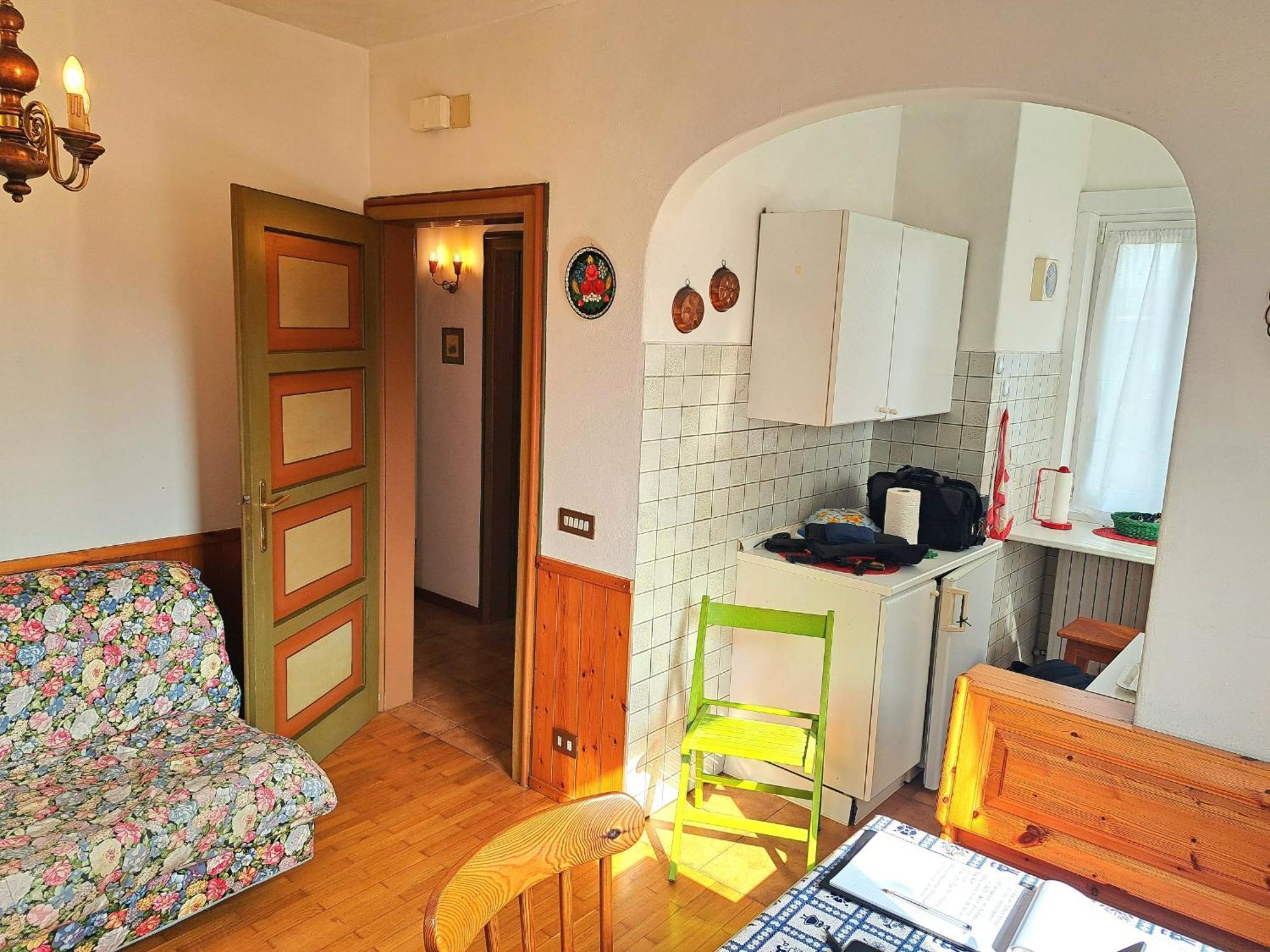 Luminoso Ed Accogliente, Centralissimo Appartamento Indipendente กอร์ตินาดัมเปซโซ ภายนอก รูปภาพ